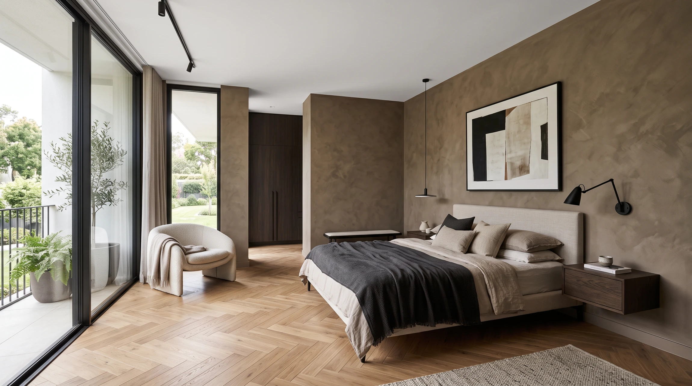 Intérieur minimaliste moderne avec mur en béton brut apparent, plancher en bois blanc, plante verte en bac rectangulaire et lampadaire contemporain blanc
